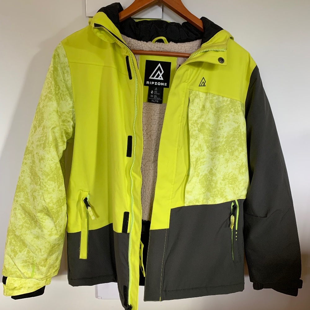 Boys ski jacket - Picture 2 of 5